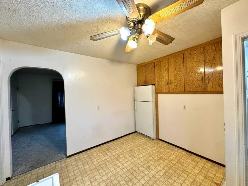 925 15 Street, Wainwright, AB - Indoor