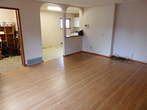 4607 48B Avenue, Vermilion, AB - Indoor Photo Showing Other Room