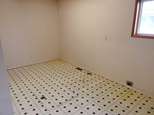 4607 48B Avenue, Vermilion, AB - Indoor Photo Showing Other Room