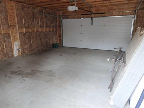 4607 48B Avenue, Vermilion, AB - Indoor Photo Showing Garage