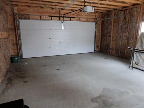 4607 48B Avenue, Vermilion, AB - Indoor Photo Showing Garage