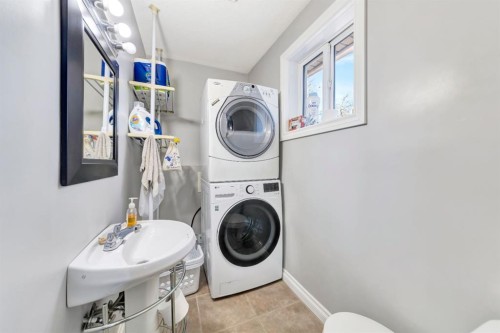 105 1St Ave West, Waseca, SK - Indoor Photo Showing Laundry Room