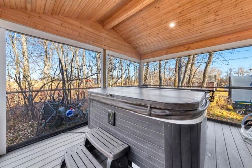 105 1St Ave West, Waseca, SK - Indoor Photo Showing Other Room