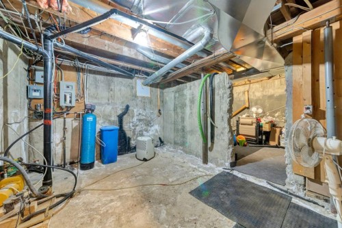 105 1St Ave West, Waseca, SK - Indoor Photo Showing Basement