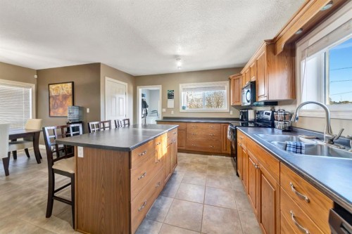 105 1St Ave West, Waseca, SK - Indoor Photo Showing Kitchen