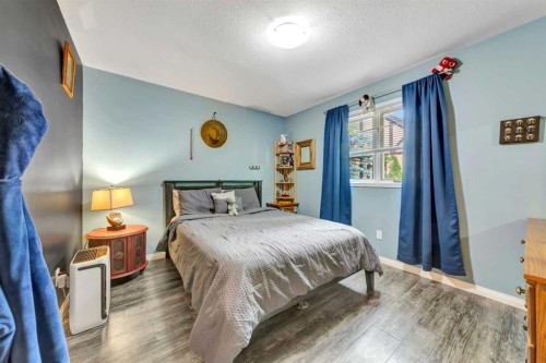 5201 26 Street, Lloydminster, AB - Indoor Photo Showing Bedroom