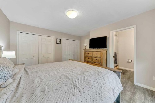 5201 26 Street, Lloydminster, AB - Indoor Photo Showing Bedroom