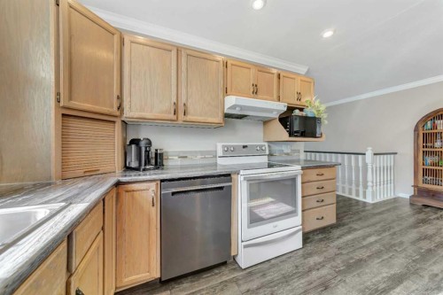 5201 26 Street, Lloydminster, AB - Indoor Photo Showing Kitchen