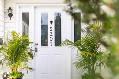 5201 26 Street, Lloydminster, AB - 