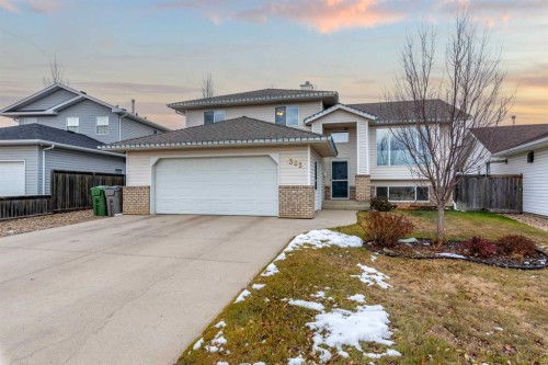 2303 52 Avenue, Lloydminster, AB - Outdoor With Facade