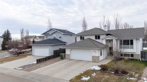 2303 52 Avenue, Lloydminster, AB - Outdoor