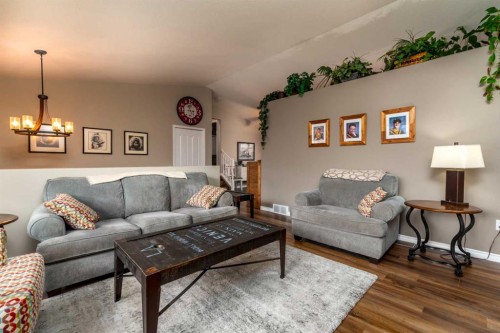 2303 52 Avenue, Lloydminster, AB - Indoor Photo Showing Living Room