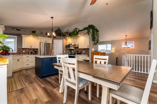 2303 52 Avenue, Lloydminster, AB - Indoor