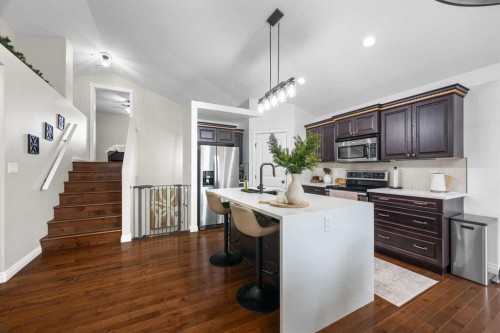 5309 16 Street, Lloydminster, AB - Indoor Photo Showing Kitchen With Stainless Steel Kitchen With Upgraded Kitchen