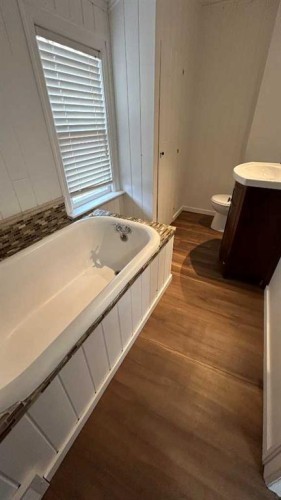 13 2 Avenue East, Marshall, SK - Indoor