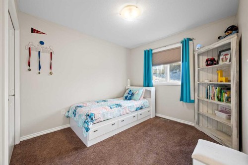 2102 58A Avenue Close, Lloydminster, AB - Indoor Photo Showing Bedroom