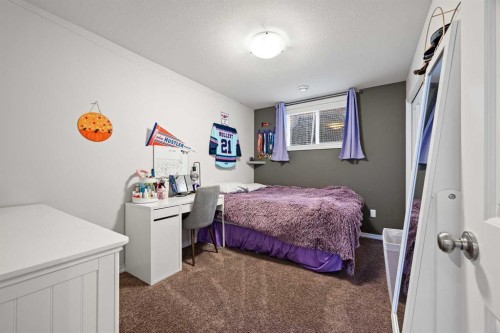 2102 58A Avenue Close, Lloydminster, AB - Indoor Photo Showing Bedroom
