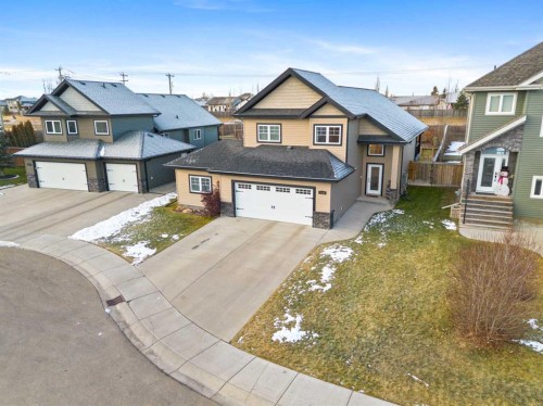 2102 58A Avenue Close, Lloydminster, AB - Outdoor With Facade