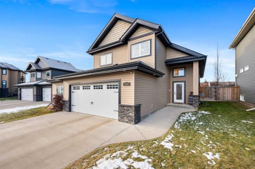 2102 58A Avenue Close, Lloydminster, AB - Outdoor With Facade