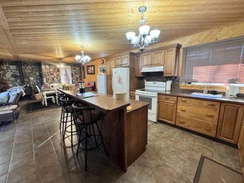 64 Suffern Lake, Suffern Lake, SK - Indoor Photo Showing Kitchen