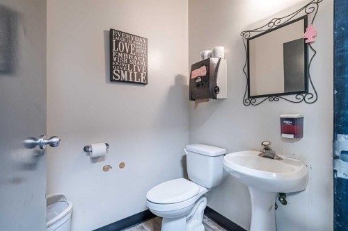 20 Railway Avenue South, Marwayne, AB 