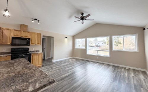 111 1 Street North, Marwayne, AB - Indoor Photo Showing Kitchen