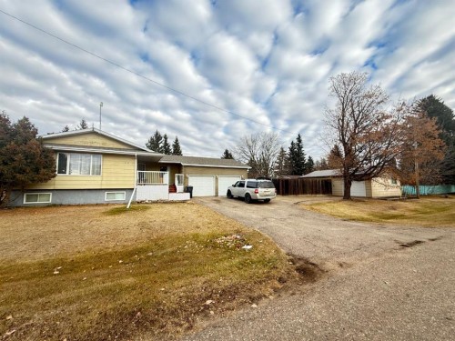 5101 55 Street, Mannville, AB - Outdoor