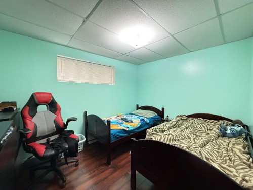 5101 55 Street, Mannville, AB - Indoor Photo Showing Bedroom