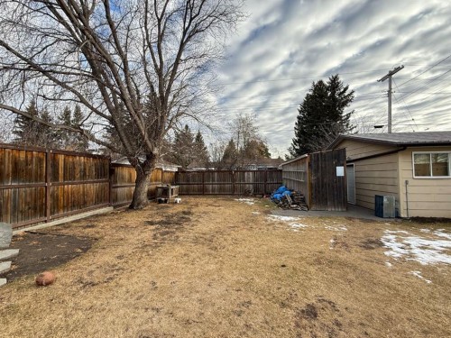 5101 55 Street, Mannville, AB - Outdoor