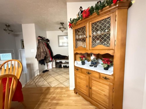 5101 55 Street, Mannville, AB - Indoor Photo Showing Other Room