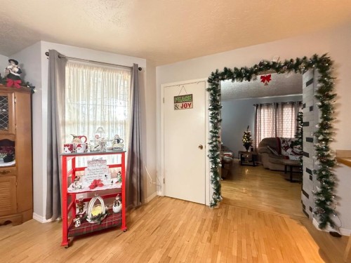 5101 55 Street, Mannville, AB - Indoor Photo Showing Other Room