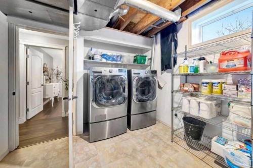 15075, Rural Vermilion River, County Of, AB - Indoor Photo Showing Laundry Room