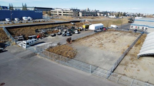 229 33 Street Ne, Calgary, AB 