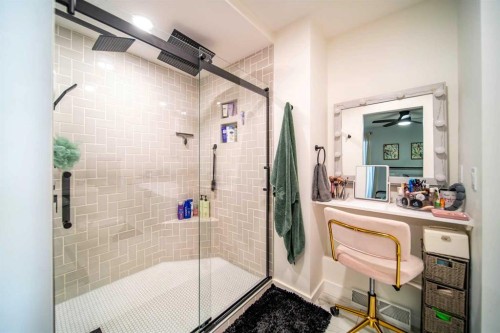 914 26 Street, Wainwright, AB - Indoor Photo Showing Bathroom