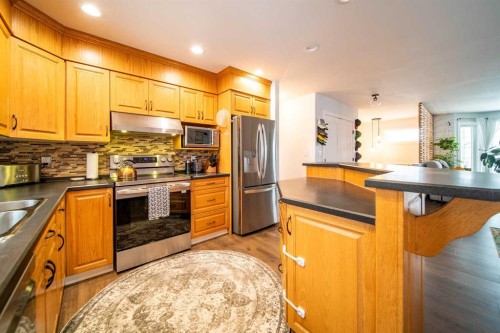 914 26 Street, Wainwright, AB - Indoor Photo Showing Kitchen