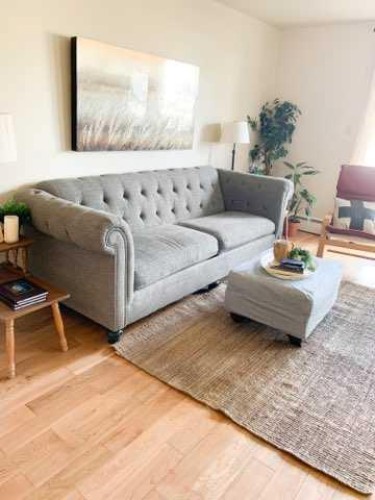 1-8-4504 56A Avenue, Lloydminster, AB - Indoor Photo Showing Living Room