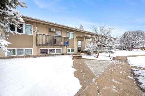 1-8-4504 56A Avenue, Lloydminster, AB - Outdoor