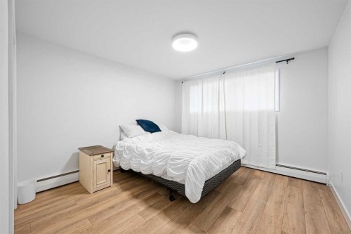 1-8-4504 56A Avenue, Lloydminster, AB - Indoor Photo Showing Bedroom