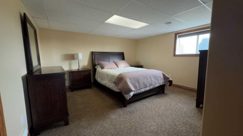 45069 Twp Rd 424, Rural Wainwright No. 61, M.D. Of, AB - Indoor Photo Showing Bedroom