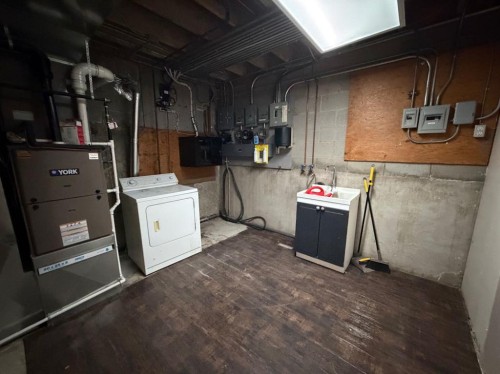 5019 50 Street, Lloydminster, AB 