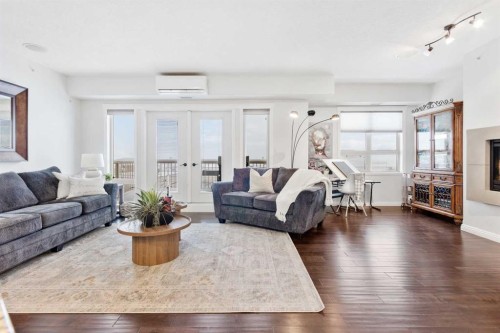 415-4102 69 Avenue, Lloydminster, AB - Indoor Photo Showing Living Room