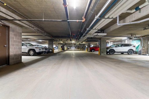 415-4102 69 Avenue, Lloydminster, AB - Indoor Photo Showing Garage