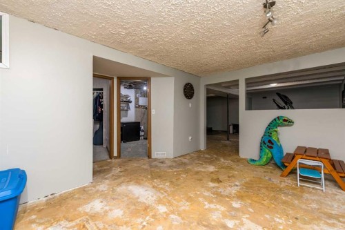 4743 Barr Crescent, Lloydminster, SK - Indoor Photo Showing Other Room