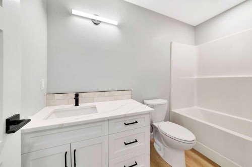 1313 56 Avenue, Lloydminster, AB - Indoor Photo Showing Bathroom