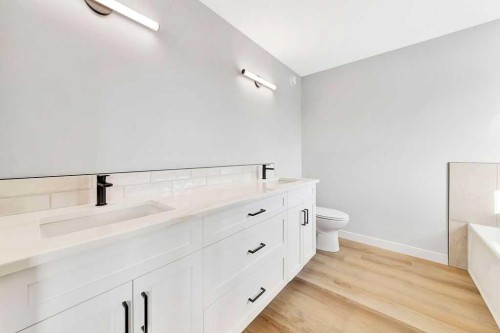 1313 56 Avenue, Lloydminster, AB - Indoor Photo Showing Bathroom