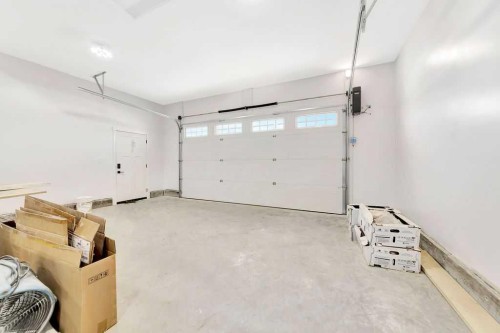1313 56 Avenue, Lloydminster, AB - Indoor Photo Showing Garage