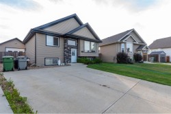 1304 54 Avenue Close  Lloydminster, AB T9V 2K1