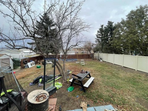 1020 1 Street West, Kindersley, SK - Outdoor