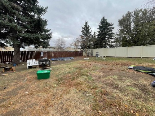 1020 1 Street West, Kindersley, SK - Outdoor With Backyard