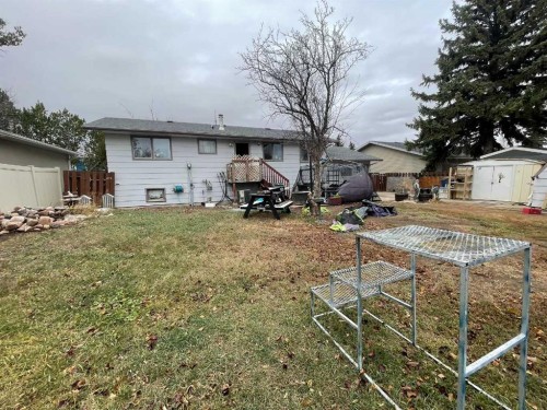 1020 1 Street West, Kindersley, SK - Outdoor